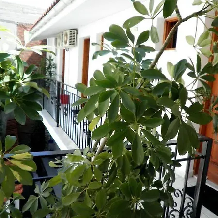 Mimoza Studios Apartment